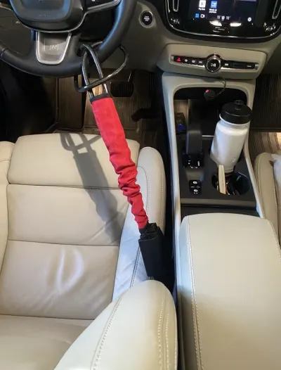 AutoSafe Click wird am Gurtschloss angebracht